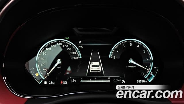 Genesis GV70, 2022 8