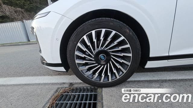 Hyundai Grandeur гибрид (GN7) Calligraphy, 2025 1