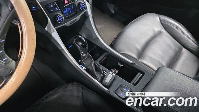 Hyundai Sonata гибрид Premium, 2014 9