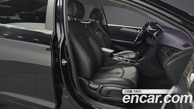 Hyundai LF Sonata 2.0 Smart, 2015 10