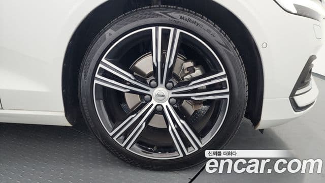 Volvo S60 3세대 B5 Inscription, 2021 все фото