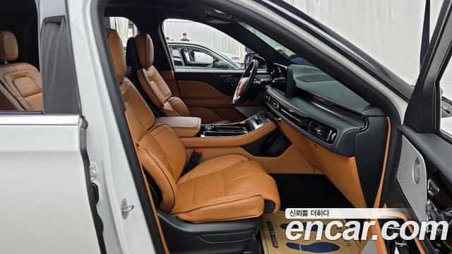Lincoln Aviator 2세대 3.0 Black Label AWD, 2025 11