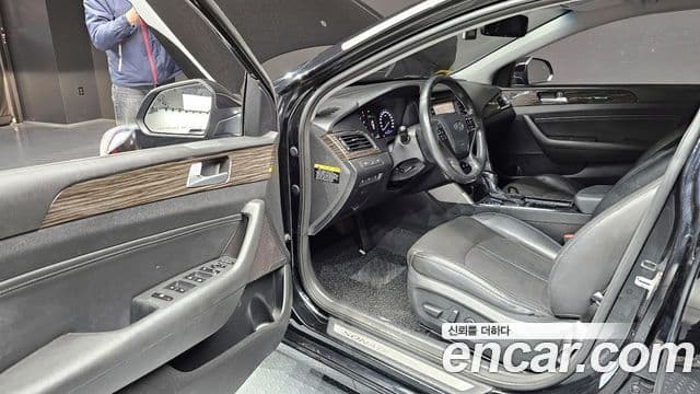 Hyundai LF Sonata Premium, 2015 10
