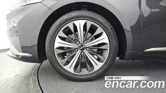 Kia K8 гибрид Noblesse, 2022 все фото