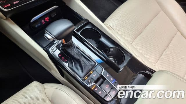 Kia All New K7 Prestige, 2016 9