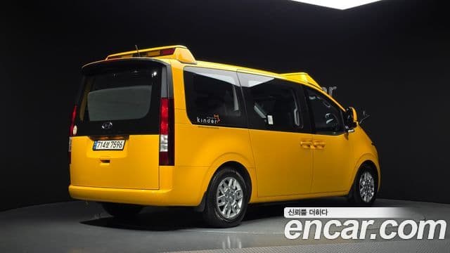 Hyundai Staria 15인승, 2023 2