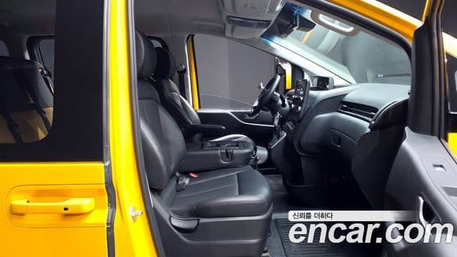 Hyundai Staria 15인승, 2023 10
