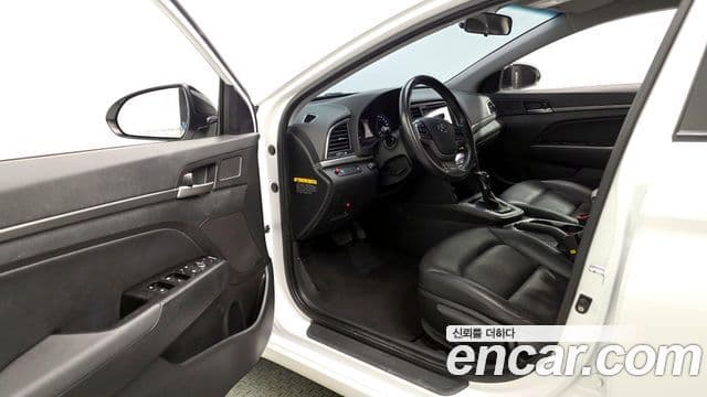 Hyundai Avante AD 1.6 GDI Smart, 2016 10