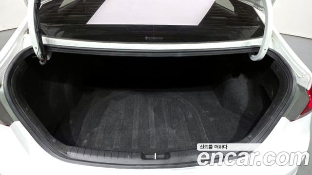 Hyundai Avante AD 1.6 GDI Smart, 2016 20