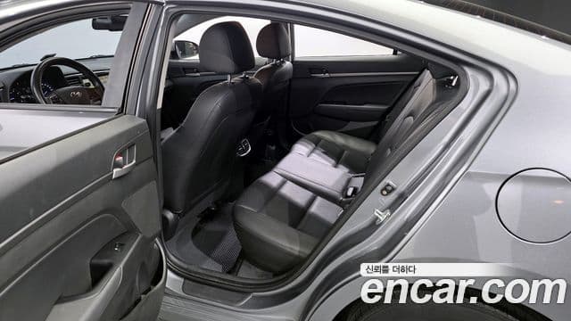 Hyundai Avante AD 1.6 GDI Smart, 2017 11