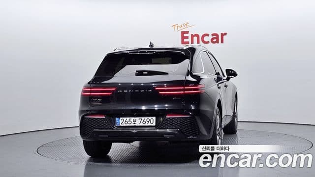 Genesis GV70, 2021 4