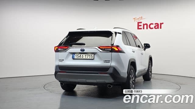 Toyota RAV4 5세대 2.5 4WD гибрид LTD, 2024 4