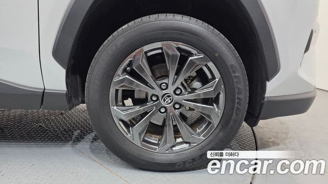 Toyota RAV4 5세대 2.5 4WD гибрид LTD, 2024 все фото