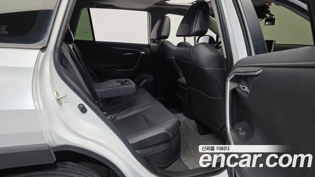 Toyota RAV4 5세대 2.5 4WD гибрид LTD, 2024 12