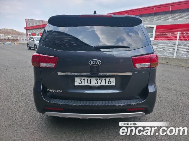 Kia All New Carnival Prestige, 2017 4
