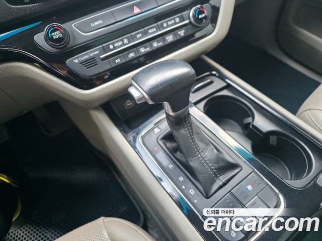 Kia All New Carnival Prestige, 2017 9