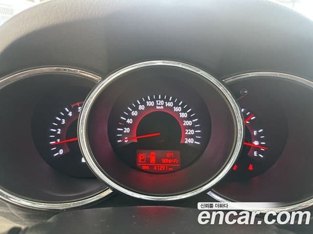 Kia Sorento R топовая версия, 2012 9