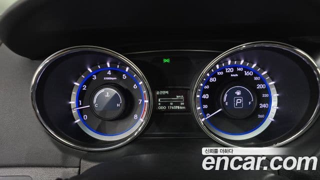 Hyundai YF Sonata Premier, 2012 8