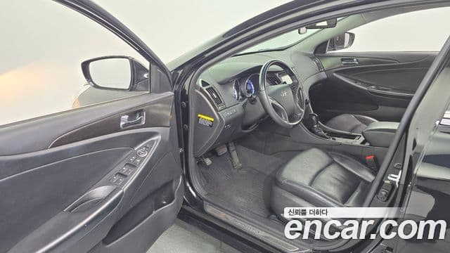 Hyundai YF Sonata Premier, 2012 10