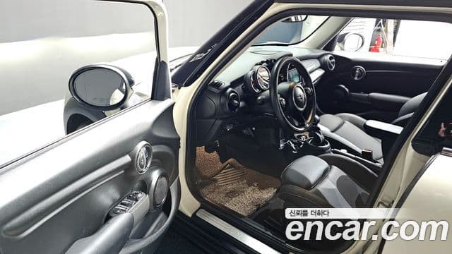 Mini Cooper 3세대, 2019 10