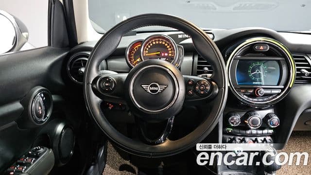 Mini Cooper 3세대, 2019 13