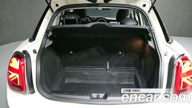 Mini Cooper 3세대, 2019 20