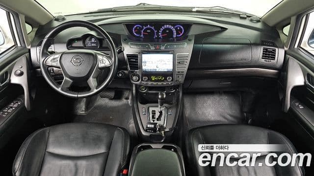 KG모빌리티(SsangYong) Korando 투리스모 4WD outdoor Edition 9인승, 2017 7