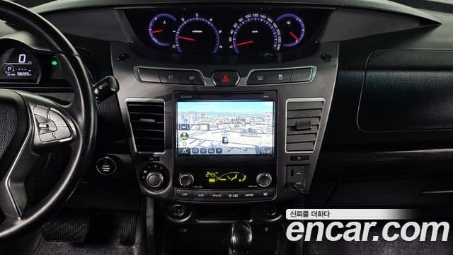 KG모빌리티(SsangYong) Korando 투리스모 4WD outdoor Edition 9인승, 2017 14