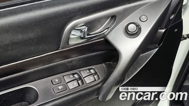 KG모빌리티(SsangYong) Korando 투리스모 4WD outdoor Edition 9인승, 2017 18