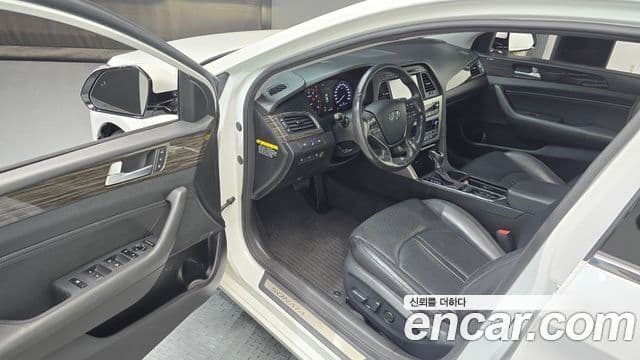 Hyundai LF Sonata Premium, 2015 10