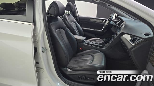 Hyundai LF Sonata Premium, 2015 12