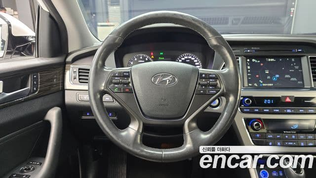 Hyundai LF Sonata Premium, 2015 13