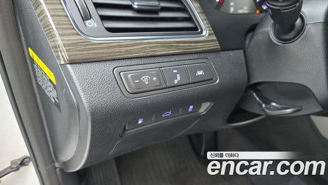 Hyundai LF Sonata Premium, 2015 15