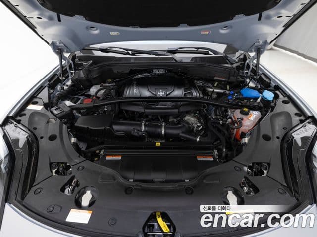 Maserati Grecale 2.0 AWD GT тип P, 2024 6