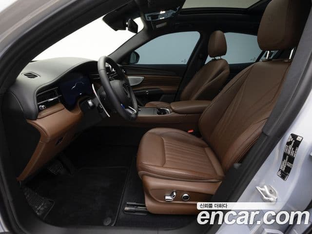 Maserati Grecale 2.0 AWD GT тип P, 2024 11