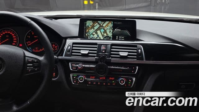 BMW 3시리즈 (F30), 2016 15