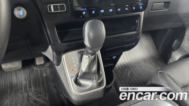 Hyundai Staria Modern, 2025 9