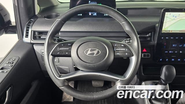 Hyundai Staria Modern, 2025 13