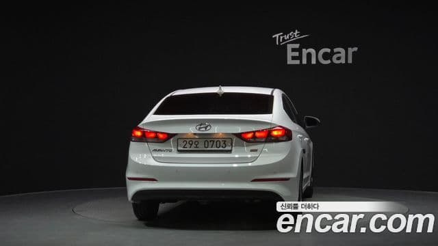 Hyundai Avante AD 1.6 GDI Smart, 2016 4