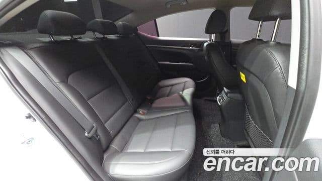 Hyundai Avante AD 1.6 GDI Smart, 2016 12