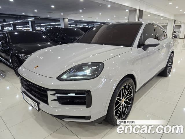 Porsche Cayenne (PO536) 3.0 E-гибрид купе, 2024 1