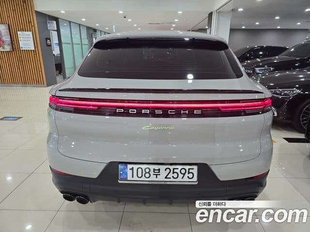 Porsche Cayenne (PO536) 3.0 E-гибрид купе, 2024 4