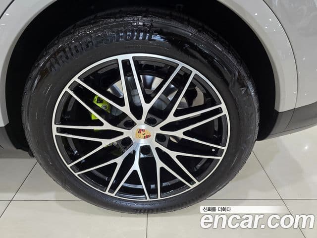 Porsche Cayenne (PO536) 3.0 E-гибрид купе, 2024 все фото