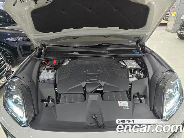 Porsche Cayenne (PO536) 3.0 E-гибрид купе, 2024 6