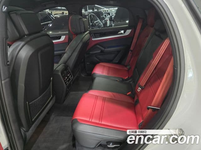 Porsche Cayenne (PO536) 3.0 E-гибрид купе, 2024 10