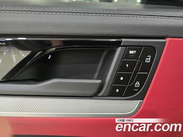 Porsche Cayenne (PO536) 3.0 E-гибрид купе, 2024 16