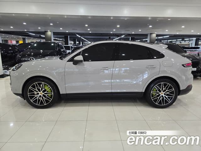 Porsche Cayenne (PO536) 3.0 E-гибрид купе, 2024 19