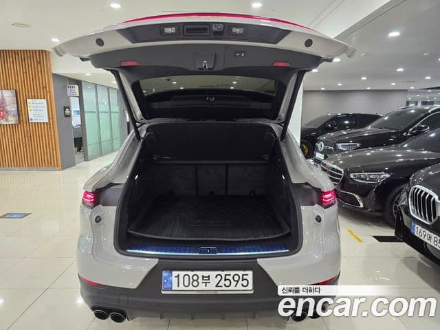 Porsche Cayenne (PO536) 3.0 E-гибрид купе, 2024 20