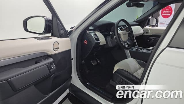 Land Rover Discovery 5 D300 Dynamic HSE, 2024 11