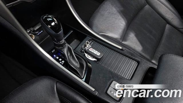 Hyundai YF Sonata Luxury, 2012 9